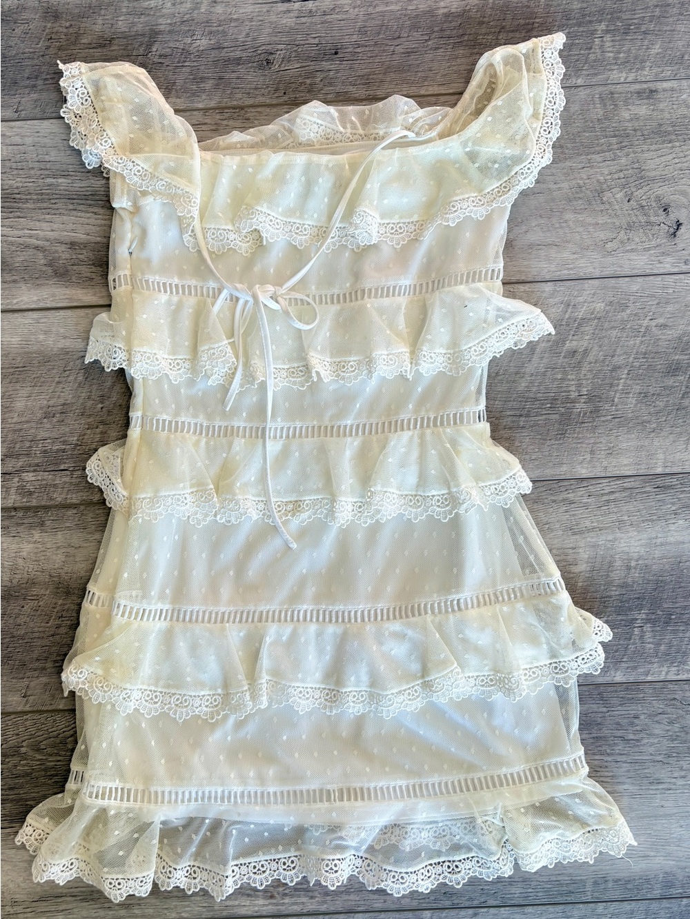 Forever 21 White Lace Ruffle Mini dress